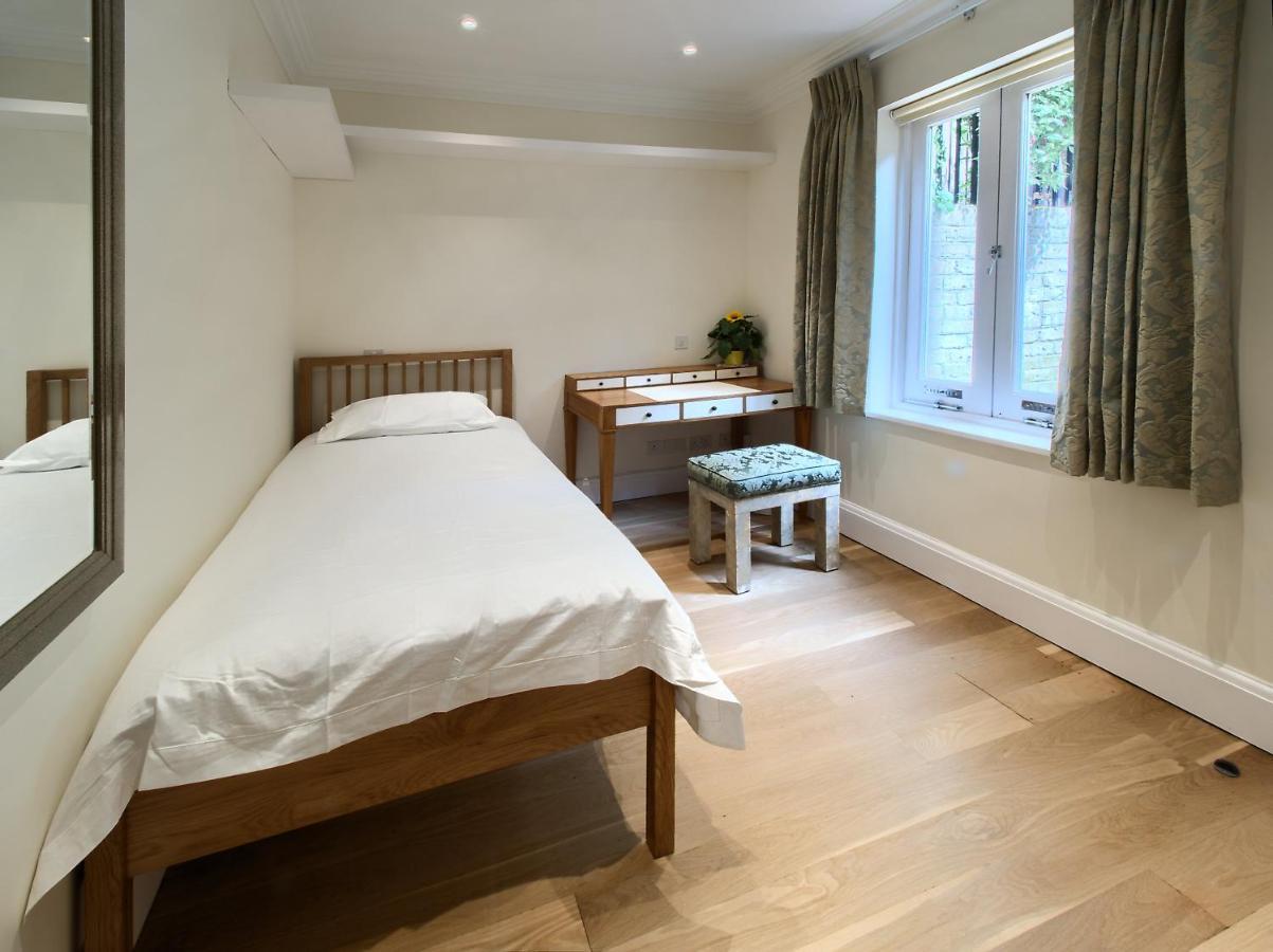 Serene Townhouse With Parking Londres Extérieur photo